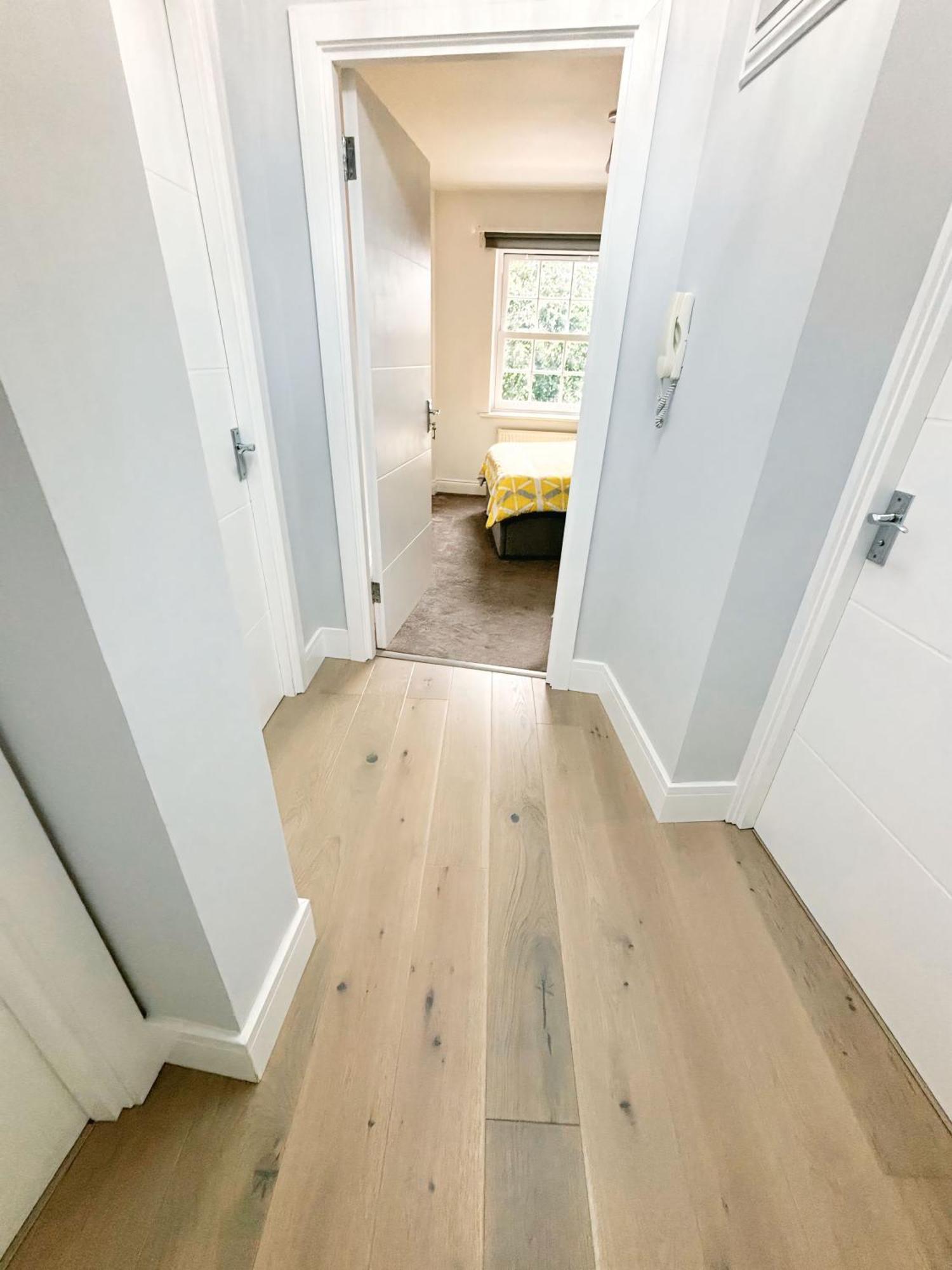 Double Bedroom In Clapham Лондон Экстерьер фото